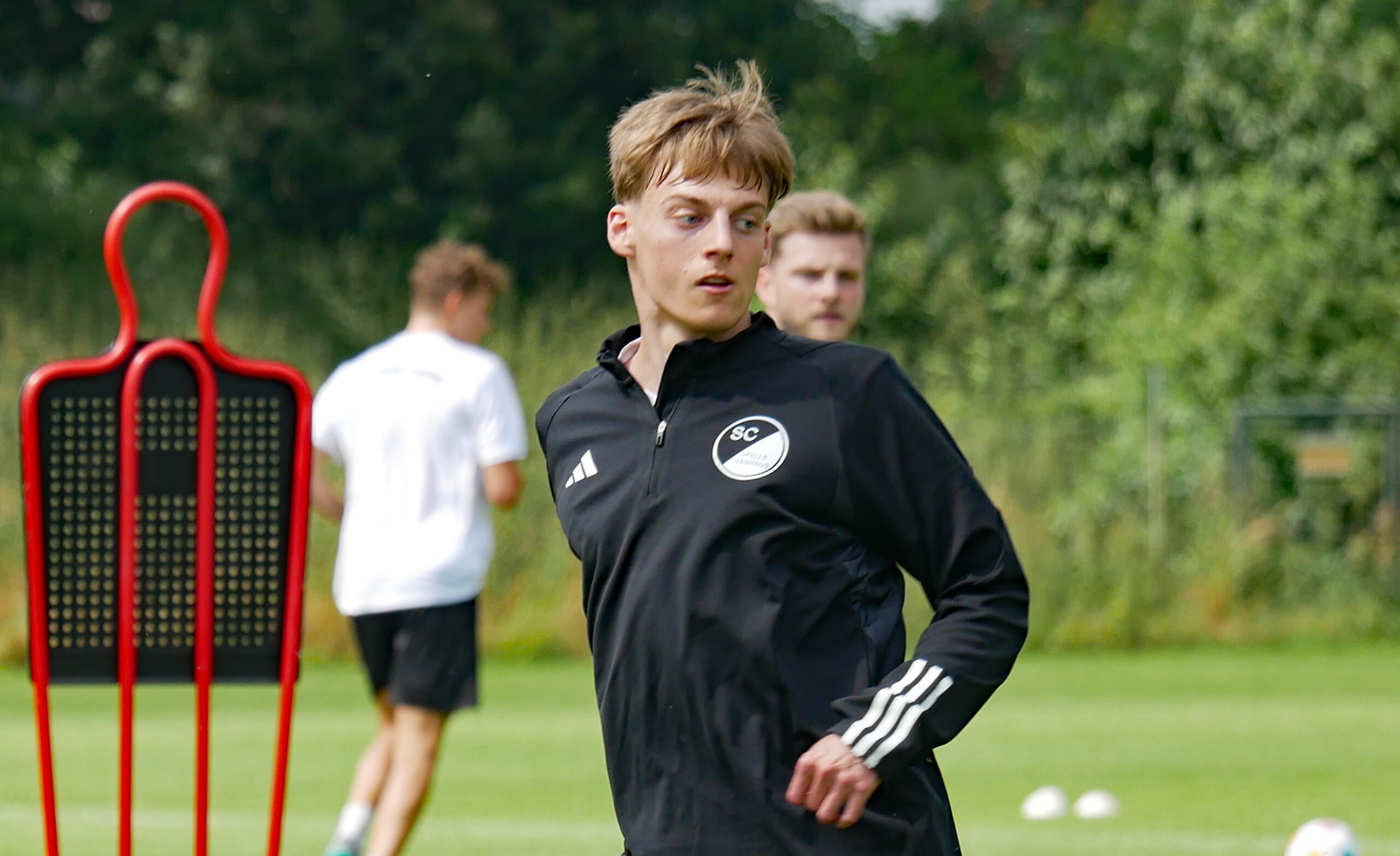 Das Foto zeigt Spieler Tjark Höpfner. Foto: Uli Mentrup